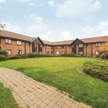 Ramada By Wyndham Cambridge Hotel Fen Drayton Екстериор снимка