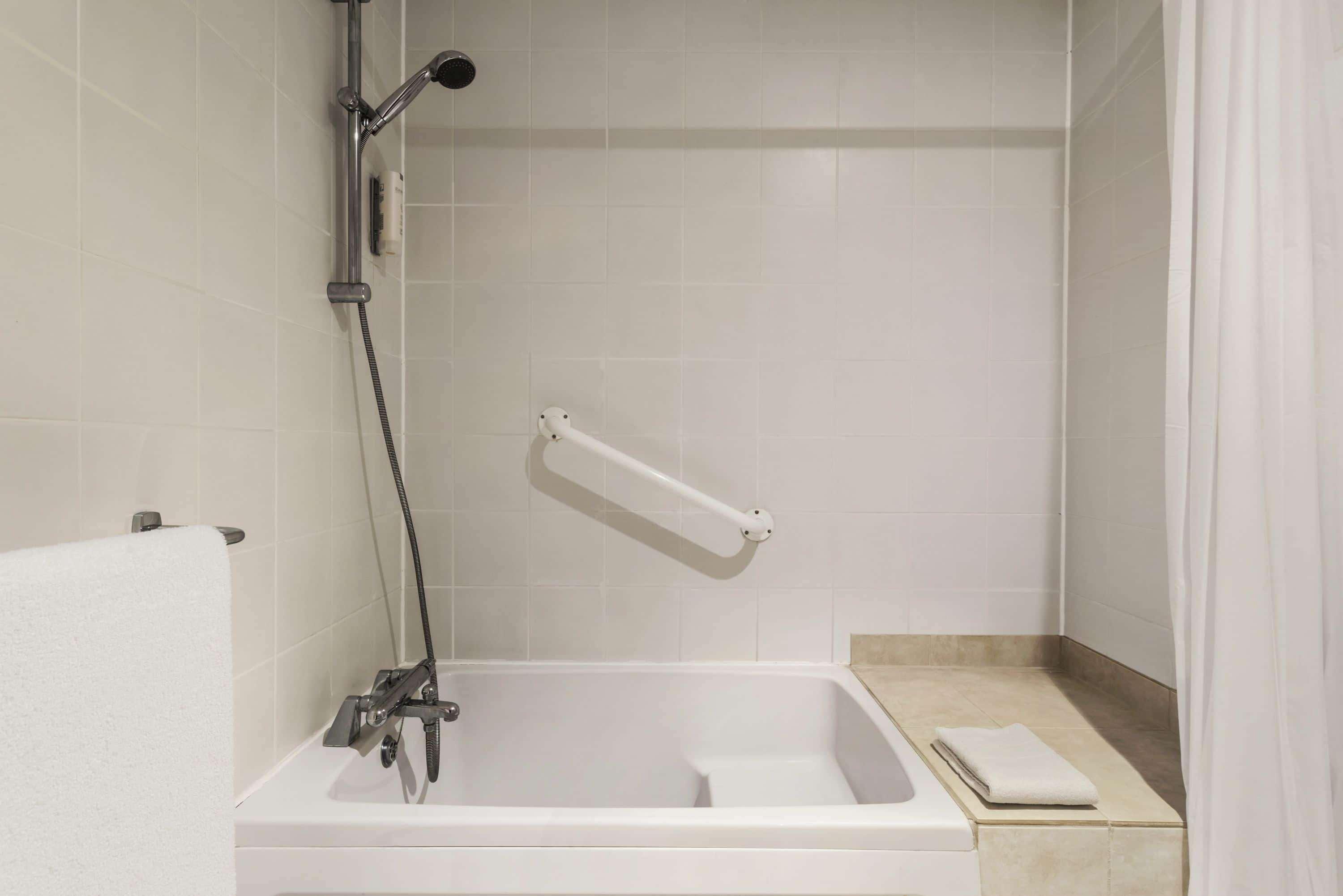 Ramada By Wyndham Cambridge Hotel Fen Drayton Екстериор снимка